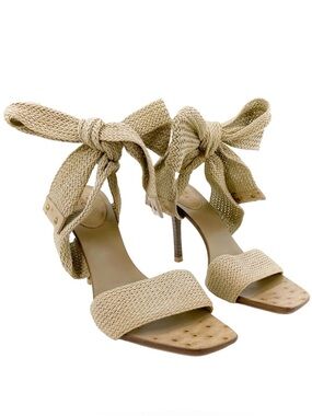 TOM FORD FOR GUCCI Spring 2002 Tan Ostrich Leather Woven Ankle Tie Y2K Sandals
